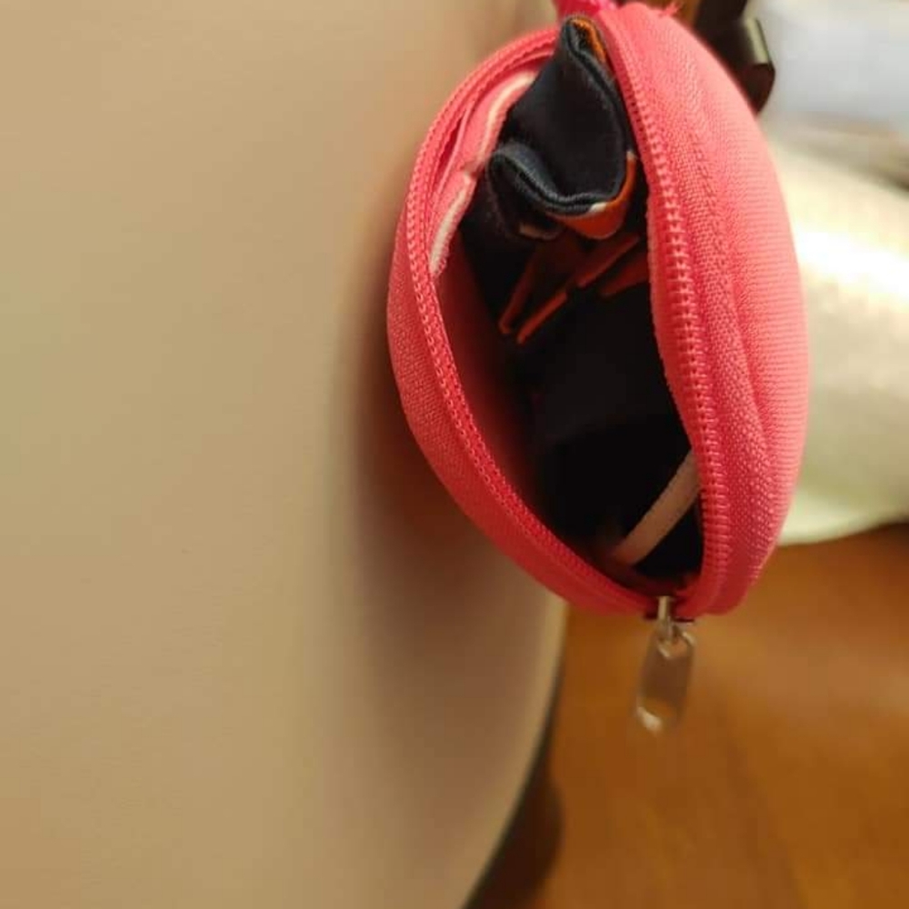 Mask holders - Picture 3 of 3